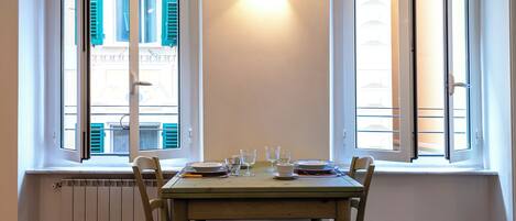 Appartement, 3 chambres | Coin séjour