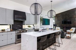 Fridge, microwave, oven, stovetop - 🌵 Modern East Austin Luxury Retreat with Pool + Hot Tub | Hidden Oasis 🏡 (Austin)