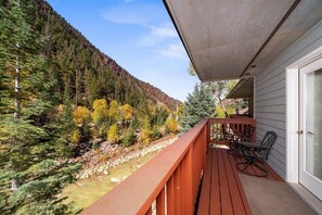Terrace/patio - Riverfront Ouray Retreat 3BR Sleeps 8 Hot Springs (Ouray)
