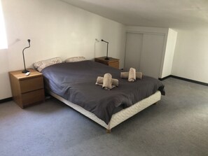 2 Schlafzimmer, Bügeleisen/Bügelbrett, Internetzugang, Bettwäsche