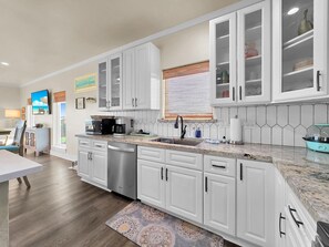Fridge, microwave, oven, stovetop - Do Hideaway House, 3 bedrooms, sleeps 8, 3.5 bathrooms, pet-friendly (Crystal Beach)
