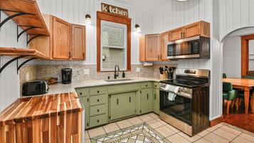 微波炉、烤箱、炉灶、洗碗机