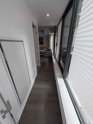 Interior - Monthly rent of 2-bedroom 2-washroom condo with 1 parking spot (Toronto)