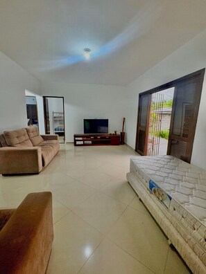 Tabla de planchar con plancha y wifi gratis 