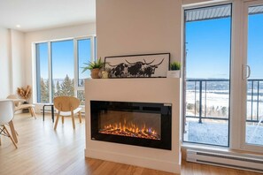 Interior - 309 - Modern condo | River View & Pool (Baie-Saint-Paul)