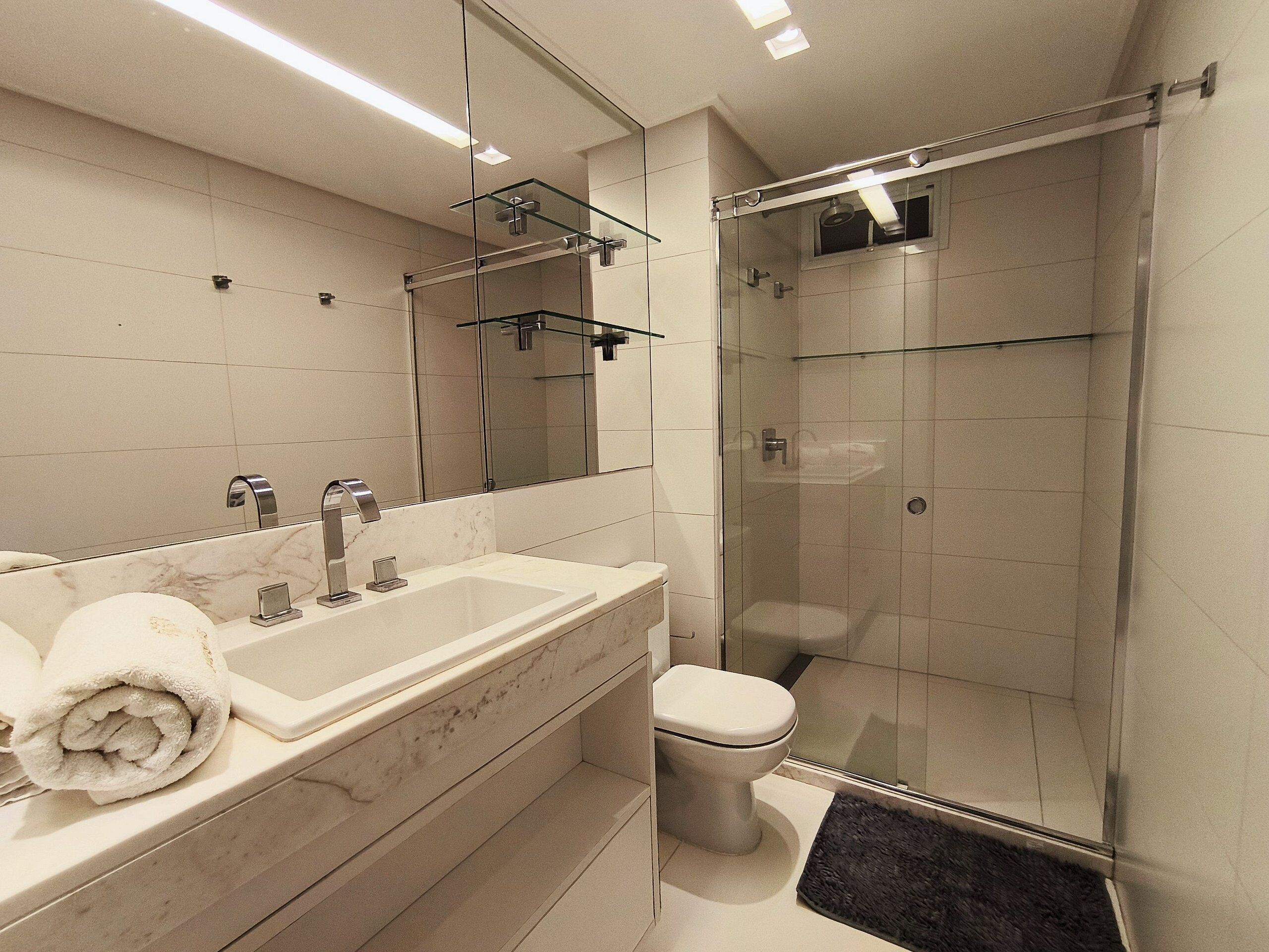 Basic Apartment | Bathroom