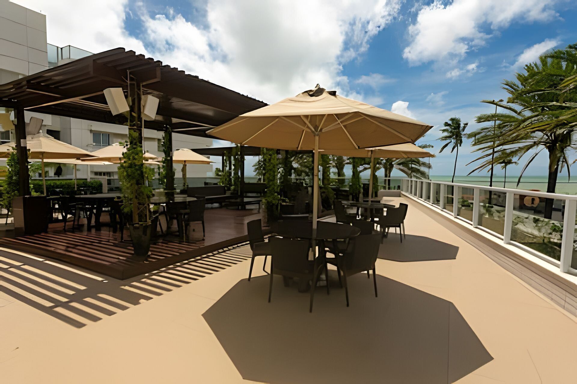 Family Apartment | Outdoor dining