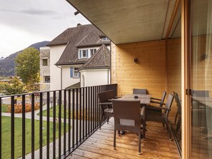 Outdoor dining - Superior mit 2SZ für 4 Personen by Interhome (Schruns)