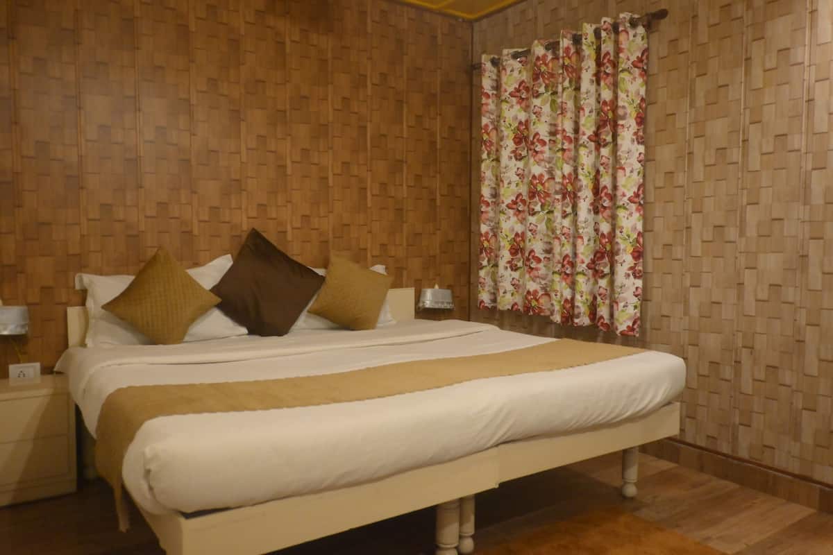 Deluxe Suite, Valley View | Free WiFi