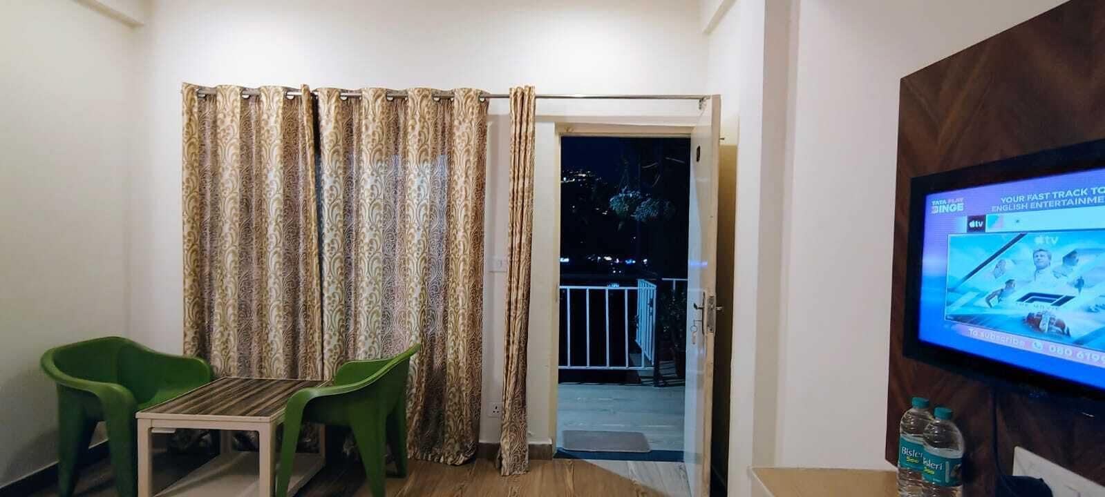 Economy Double Room, Balcony | Individually decorated, individually furnished, free WiFi