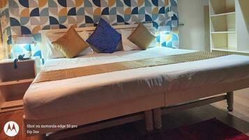 Decoración personalizada, muebles diferentes y wifi gratis