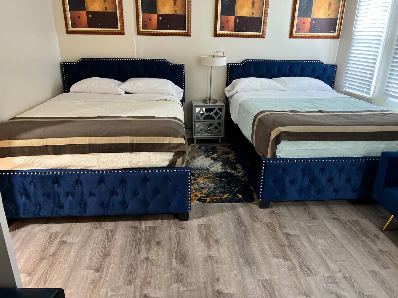 Desk, iron/ironing board, WiFi, bed sheets