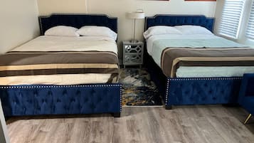 Desk, iron/ironing board, WiFi, bed sheets