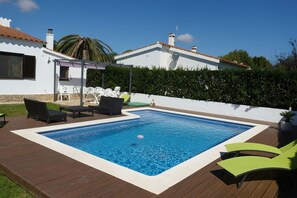 Pool - Family-friendly holiday home near the beach in Sant Pere Pescador (Sant Pere Pescador)