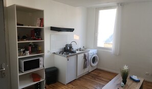 Fridge, microwave, oven, coffee/tea maker - Bright apartment ideally located, Toulouse (Toulouse)