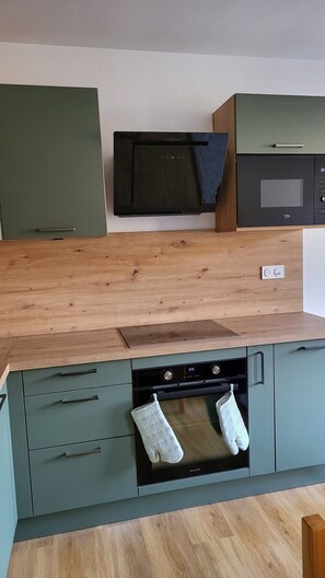 Fridge, microwave, oven, dishwasher - Charming apartment overlooking the valley (Briançon)