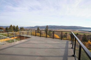 Property grounds - Luxury Condo The Serenity with View and Pool (Baie-Saint-Paul)