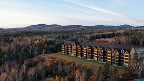 Exterior - Luxury Condo The Serenity with View and Pool (Baie-Saint-Paul)