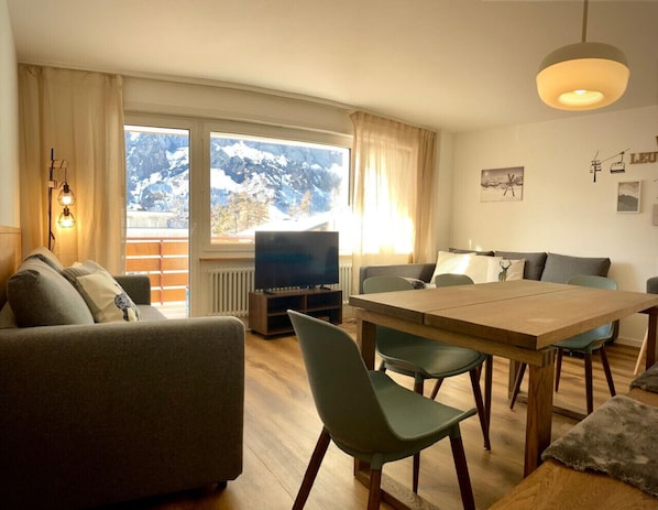 Interior - Large 1 bedroom - free parking - dream views- (Leukerbad)