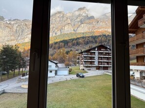 Interior - Large 1 bedroom - free parking - dream views- (Leukerbad)