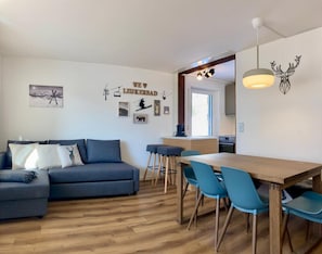 Interior - Large 1 bedroom - free parking - dream views- (Leukerbad)