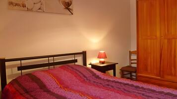 StrykjÀrn/strykbrÀda, wi-fi och sÀngklÀder