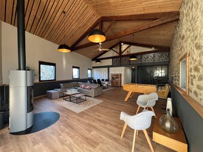 Interior - Family-friendly vacation rental for 6 people in the Ardèche Verte, with a large terrace and access to a pool. (Saint-Cyr (07430))