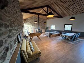 Interior - Family-friendly vacation rental for 6 people in the Ardèche Verte, with a large terrace and access to a pool. (Saint-Cyr (07430))