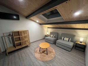Interior - Family-friendly vacation rental for 6 people in the Ardèche Verte, with a large terrace and access to a pool. (Saint-Cyr (07430))