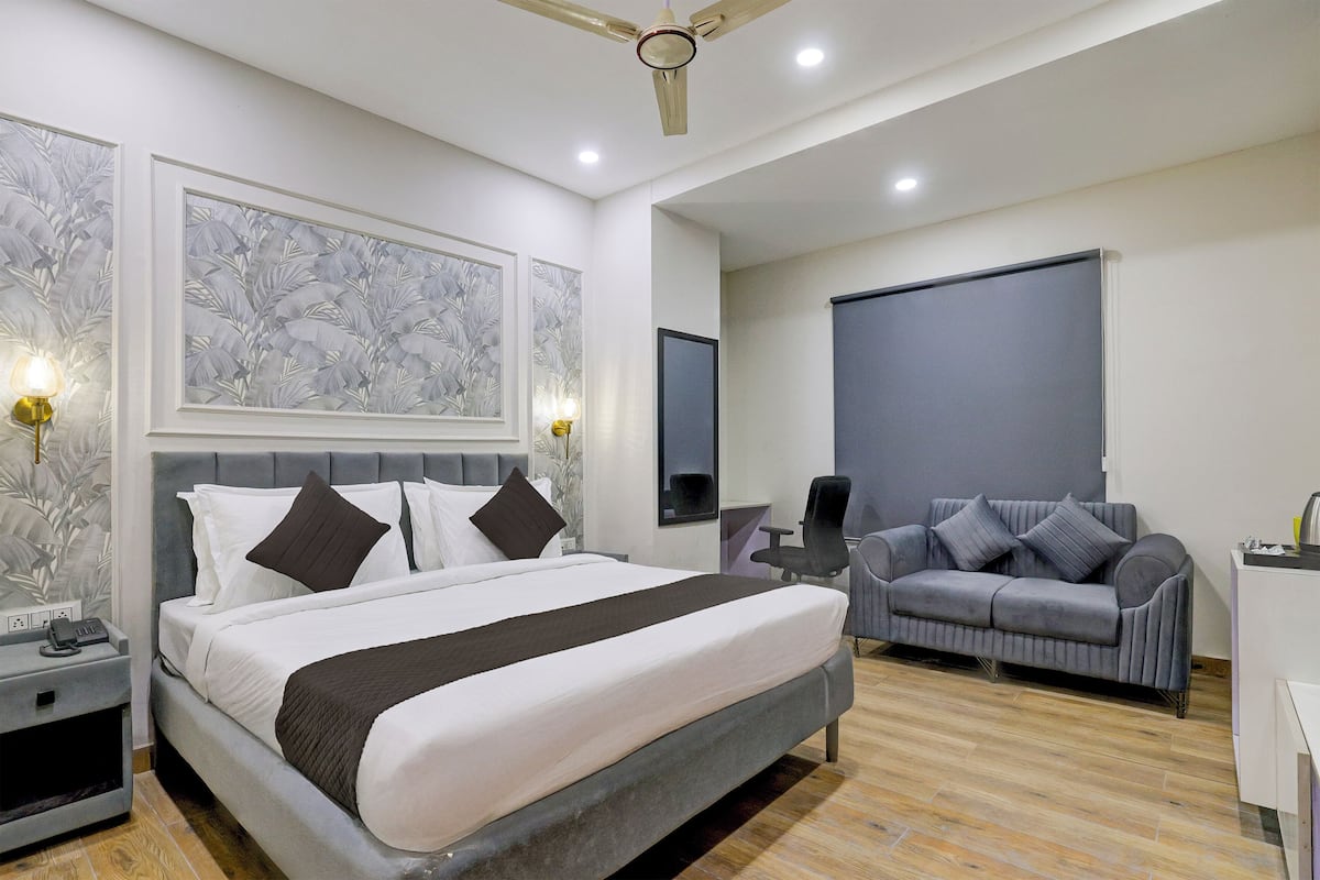 Superior Double Room, City View | Iron/ironing board, free WiFi