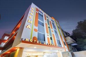 Front of property - evening/night