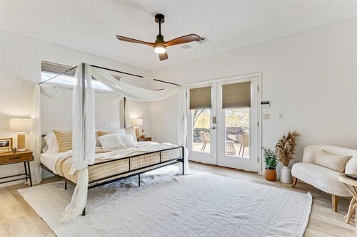 Private Hot tub, Pets Allowed, Park Close By!