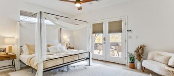 Private Hot tub, Pets Allowed, Park Close By!