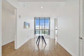 Luksusleilighet, balkong, byutsikt | Innvendig