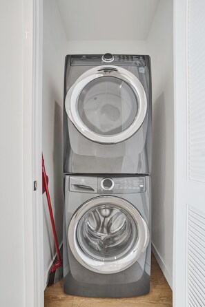 Apartamento superluxo, sacada, vista para a cidade | Parte interna