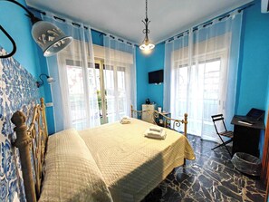 Standard Room | In-room safe, desk, laptop workspace, iron/ironing board - B&B Amàre (Villagonia)