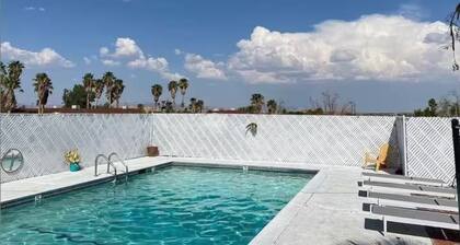 Room 2 - Ramsey 29 Hotel at Joshua Tree