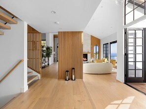 Villa de lujo, varias camas, acceso a la piscina, vistas al mar (Villa Costera) | Interior