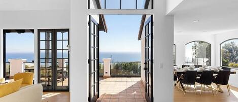 Luxury-Villa, Mehrere Betten, Poolzugang, Meerblick (Villa Costera) | Innenbereich