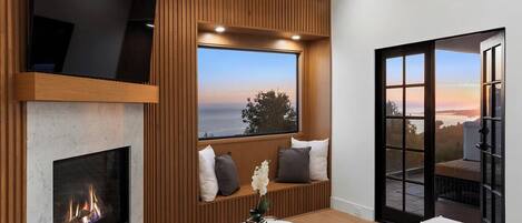 Villa de lujo, varias camas, acceso a la alberca, vista al océano (Villa Costera) | Área de sala de estar