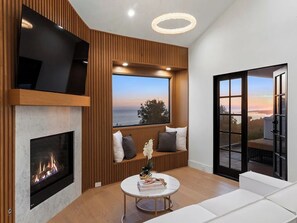 Villa de lujo, varias camas, acceso a la piscina, vistas al mar (Villa Costera) | Zona de estar