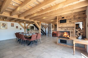 Dining - Gîte La Colline: Mountain View, Private Terrace & Jacuzzi (Fresse-sur-Moselle)