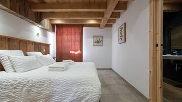 Fer et planche à repasser, Wi-Fi, literie fournie