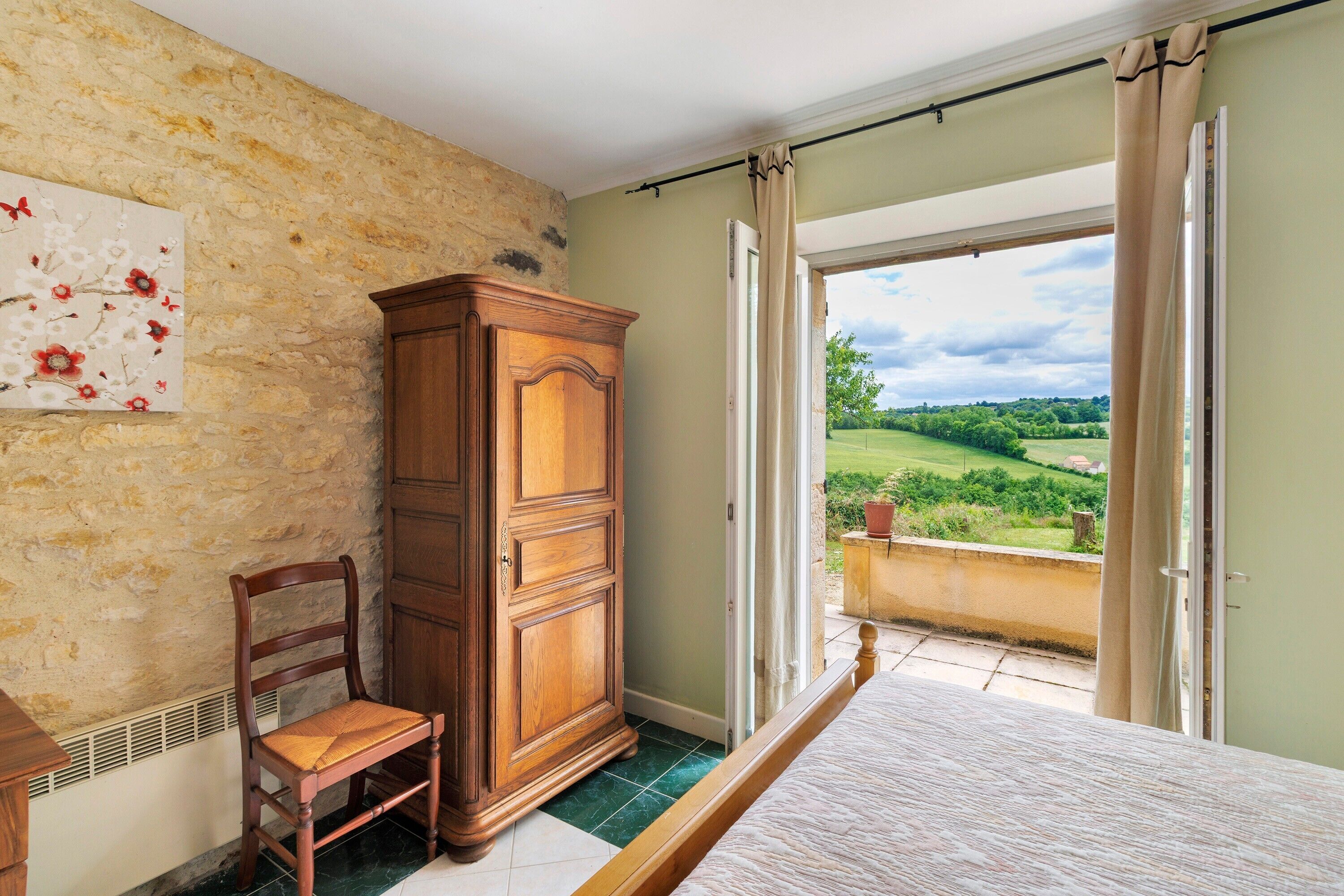 1 bedroom, iron/ironing board, WiFi