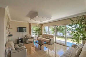 Smart TV - Villa Mevsim (Kalkan)
