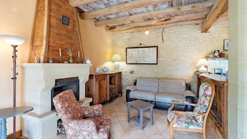 TV, fireplace, ping pong