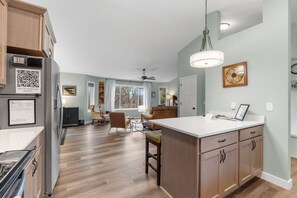 Casa (3 Bedrooms) | Cocina privada | Microondas, horno, parrilla de estufa y lavavajillas 