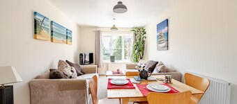 2 เบด แฟลต - สลีปส์ 4 - เพ็ทส์ - พาร์กกิ้ง - การ์เดน