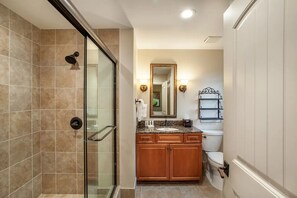 Condo, 1 King Bed with Sofa bed (Parkway Romance #247) | Bathroom - Parkway Romance #247 (Pigeon Forge)