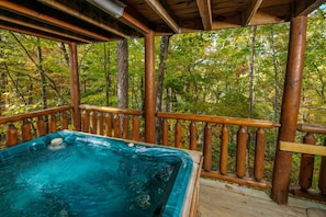 Bồn tắm spa ngoài trời